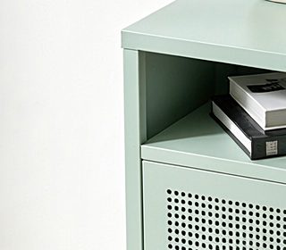 Adjustable shelf detail